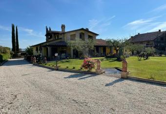 B&B DA NONNA ANACLE has Balcony rooms