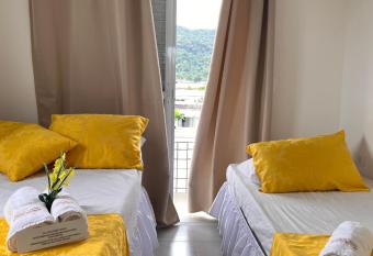 Pousada Suites Enseada Guaruja has Balcony rooms
