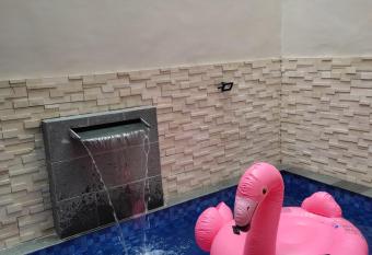 Villa Pesona69 - 3 Bedroom Full AC & PRIVATE POOL has Balcony rooms