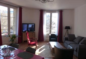 Toul superbe appartement plein centre has Balcony rooms