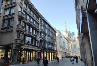 2 Aparthotel dei Mercanti has rooms with a private hot tub