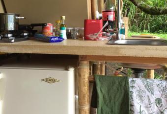 Glamping El   rbol en la Casa allows 18 year olds to book a room