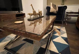 A luxurious 2-Bedroom flat in Rugby. allows 18 year olds to book a room