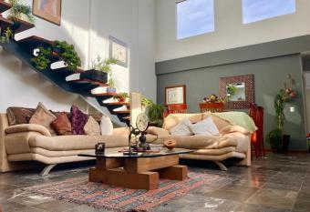 Super Lugar para Disfrutar muy Cerca Angelopolis allows 18 year olds to book a room