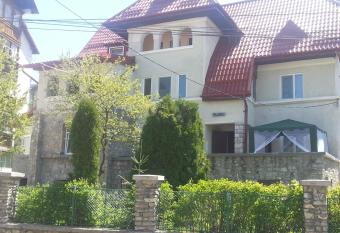 Vila Coca allows 18 year olds to book a room