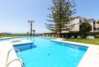 Charming Apartment with Sea Views has Balcony rooms