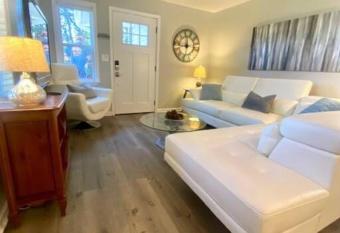 The Bamboo Bungalow has Balcony rooms