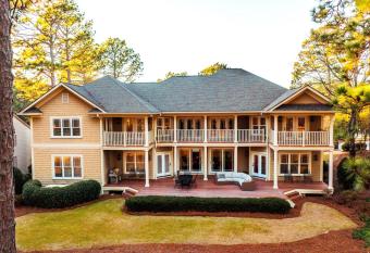 New - Spectacular    Golf Views - Sleeps 20 - Pinehurst National #9 - Near Dt Pinehurst! has Smoking rooms