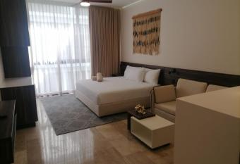 Mya, Elle & Elena Residences Tulum has rooms with a private hot tub