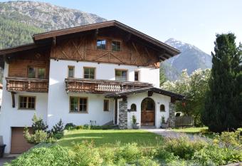 F  rsterhaus has Balcony rooms
