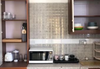 SUCCESS ROOM Ensuit - East Legon, Adjiringanor allows 18 year olds to book a room