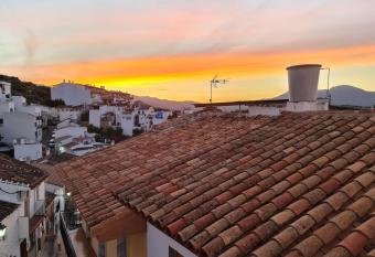 Authentic Charming Spanish Casa over 100 years old has Balcony rooms
