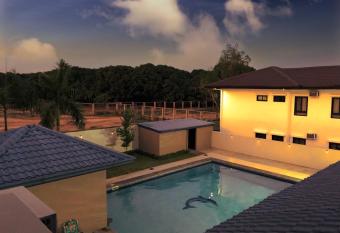 Luxurious & Comfy Retreat-Swimming Pool-Sauna has Balcony rooms
