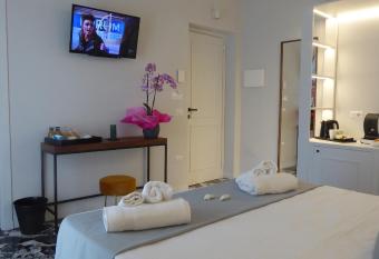 Paderagi has Balcony rooms