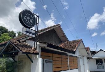 Recharge Cafe & Garasi Homestay allows 18 year olds to book a room