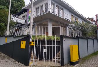 Capivara s Hostel allows 18 year olds to book a room