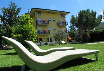 Hotel Toresela Bike am Gardasee allows 18 year olds to book a room