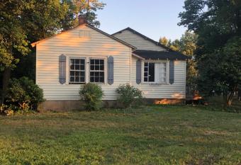 Private Cottage in Rural Clemmons has Balcony rooms