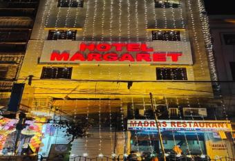 Hotel Margaret, Kolkata has Smoking rooms