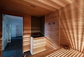 VILLA MARAINI Lake View - Sauna & Jacuzzi has Balcony rooms