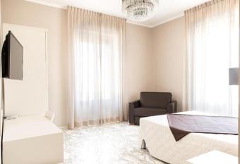 Faro Bianco Gallipoli - Suites & Apartments has Balcony rooms