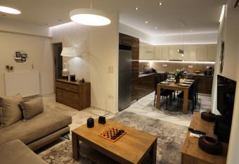 LA Larissa Luxury Apartments Peneus allows 18 year olds to book a room