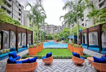 Hua Hin La Habana 59 has rooms with a private hot tub