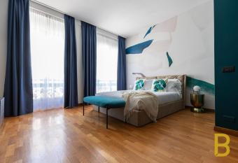 BePlace Apartments in Duomo allows 18 year olds to book a room