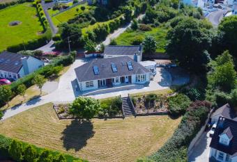 Coastal View House has Balcony rooms