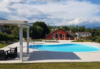 Villa Annamaria has Balcony rooms