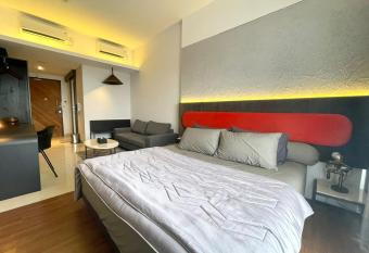 Ruby Apartment #5 has Balcony rooms