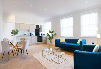 The Salisbury - Luxury Apartments by Stay In Scarborough allows 18 year olds to book a room