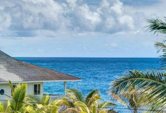 Hawaiian Paradise has Balcony rooms