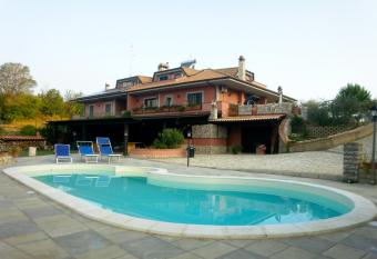 Alla Quercia has Balcony rooms