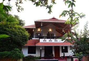 Nivaasana Bed & Breakfast has Balcony rooms