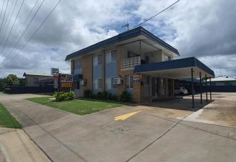 Sun City Motel allows 18 year olds to book a room