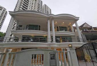 Petaling Jaya EcoVilla 90 by Vale Pine has Balcony rooms