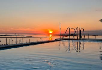 Laguna Faro Suites - Adults Only & Free Beach allows 18 year olds to book a room