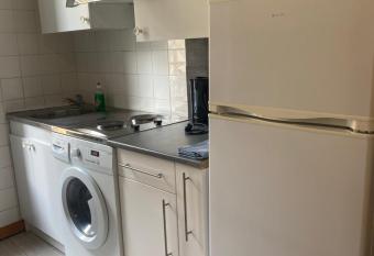 Studio Beziers Centre avec Garage (apt 2) allows 18 year olds to book a room