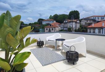 Da  Vila - Alojamento Local has Balcony rooms