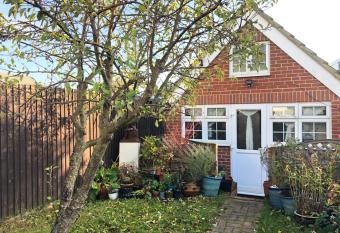 The Artist   s Hideaway. allows 18 year olds to book a room