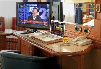 Hotel Capitol Milano has rooms with a private hot tub