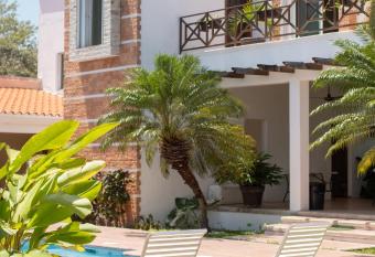 Casa privada con alberca grande has Balcony rooms