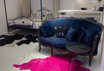 Tilt   5 Jacuzzi Apartment allows 18 year olds to book a room