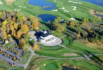 Relaxing Lake Oasis with Jacuzzi - Amazing view & Private Pier has Balcony rooms