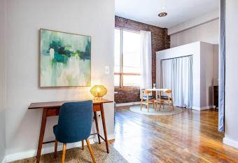 Modern Old City Loft - Downtown Knoxville allows 18 year olds to book a room