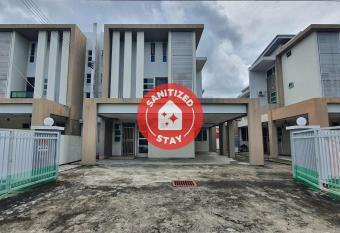 OYO Home 90435 Sena Home Homestay #819 allows 18 year olds to book a room