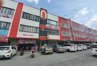 OYO 90431 Cz Hotel allows 18 year olds to book a room