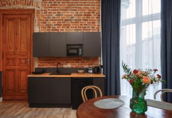 Apartament Pop-Art allows 18 year olds to book a room