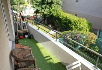 uta house la plaine has Balcony rooms